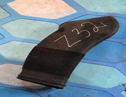 Патрубок воздуховод ДВС для Audi A6 / C5 (1997-2004)  запчасти бу