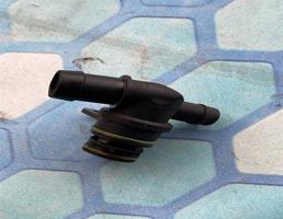 Клапан вентиляции картерных газов для Skoda Yeti (2014-)  запчасти бу