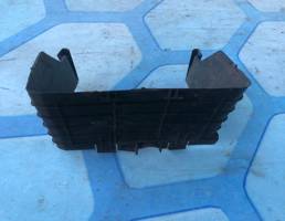 Кожух защитный АКБ для VW Passat B6 (2005-2010)  запчасти бу