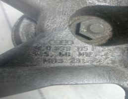 Кронштейн кпп для Audi A4 / B7 (2005-2007)  запчасти бу