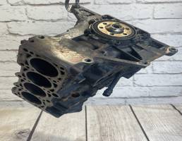 Блок цилиндров двигателя в сборе для Audi A4 / B6 (2000-2004)  запчасти бу
