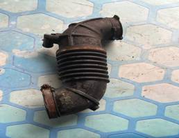 Патрубок воздушного фильтра для Volvo S40 IV (2004-2012)  запчасти бу