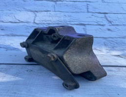 Кронштейн кпп для Skoda Octavia / A5 1Z / (2004-2013)  запчасти бу