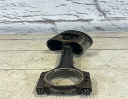 Поршень в сборе с шатуном для Audi A4 / B5 (1994-2001)  запчасти бу