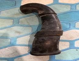 Патрубок воздушного фильтра для Audi Q7 / 4L (2005-2015)  запчасти бу