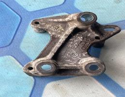 Кронштейн (сопут. товар) для Skoda Octavia / A5 1Z / (2004-2013)  запчасти бу