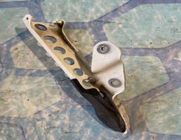 Петля капота левая для Audi A8 4H (2010-2017)  запчасти бу