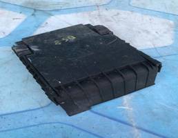 Крышка блока предохранителей для VW Passat B6 (2005-2010)  запчасти бу