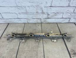 Топливная рампа для VW Passat B6 (2005-2010)  запчасти бу