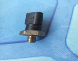 Датчик давления масла для Audi A4 / B7 (2005-2007)  запчасти бу