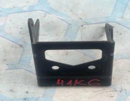 Кронштейн (сопут. товар) для Skoda Octavia / A5 1Z / (2004-2013)  запчасти бу