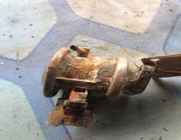 Клапан системы циркуляции ог для Audi A6 / C5 (1997-2004)  запчасти бу