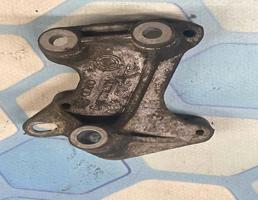 Кронштейн (сопут. товар) для Skoda Octavia / A5 1Z / (2004-2013)  запчасти бу