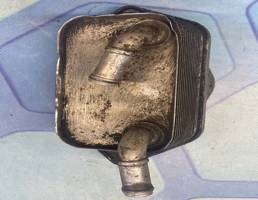 Радиатор масляный для Audi A6 / C6 4F (2004-2011)  запчасти бу