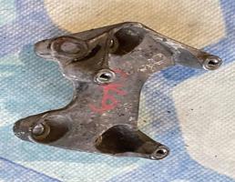 Кронштейн (сопут. товар) для Skoda Octavia / A5 1Z / (2004-2013)  запчасти бу