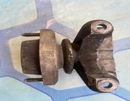 Кронштейн кпп для Audi A4 / B6 (2000-2004)  запчасти бу