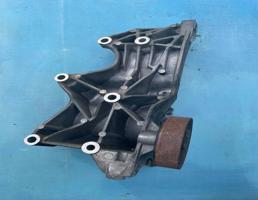 Кронштейн генератора для Audi A4 / B7 (2005-2007)  запчасти бу