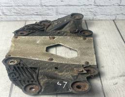 Кронштейн редуктора для Volvo XC70 Cross Country (2000-2006)  запчасти бу