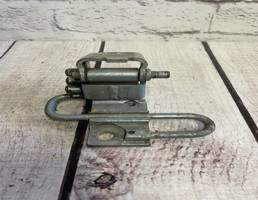 Петля двери нижняя передняя правая для Audi A4 / B5 (1994-2001)  запчасти бу