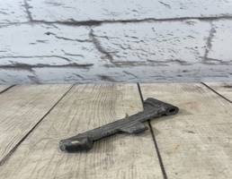 Кронштейн (сопут. товар) для Audi Q3 / 8U (2011-2014)  запчасти бу