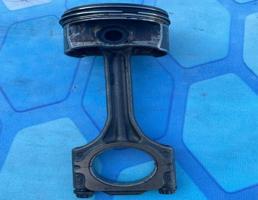 Поршень в сборе с шатуном для Audi A3 / 8P1 (2003-2013)  запчасти бу