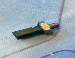 Датчик давления масла для Skoda Roomster (2006-2015)  запчасти бу